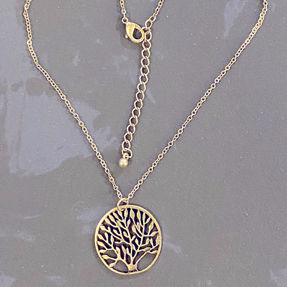 NWOT Tree Necklace